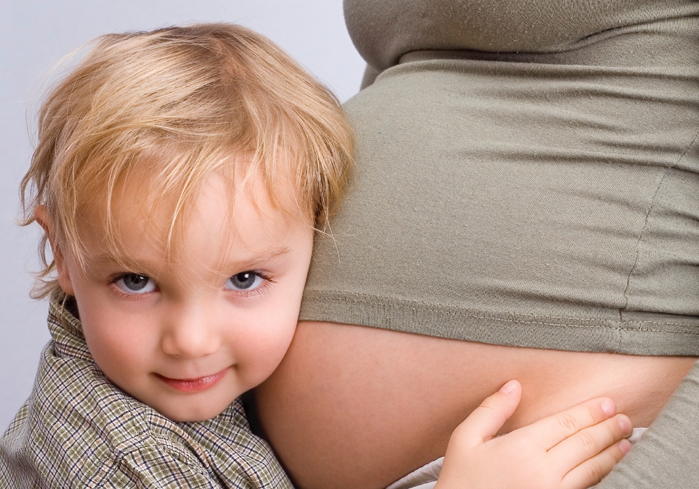 Mothers' weight gain during pregnancy actually changes their babies&ap...
